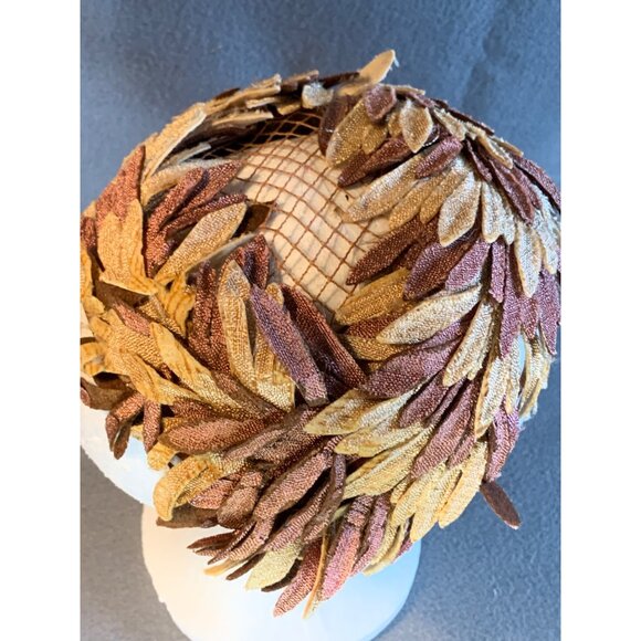 Ladies Tan and Taupe Leaves Hat with Velvet Trim Sz 22 Vintage - Picture 5 of 8